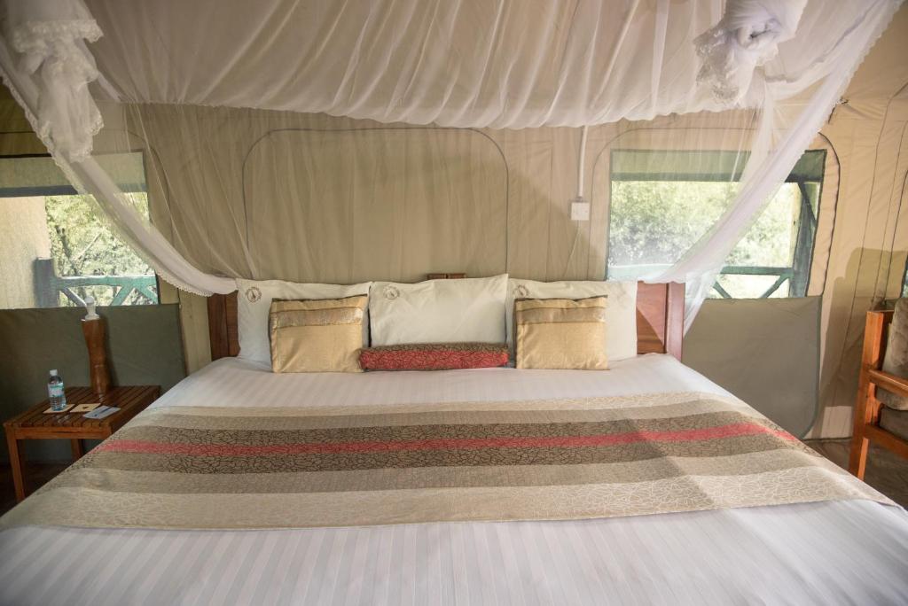 Twiga safari lodge image